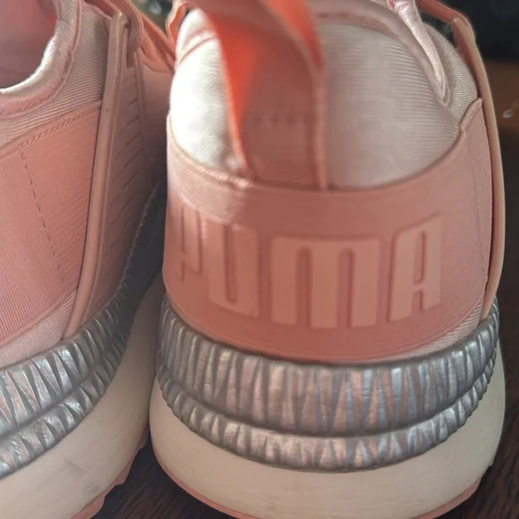 PUMA shoes. Size women 11 - Picture 5 of 6